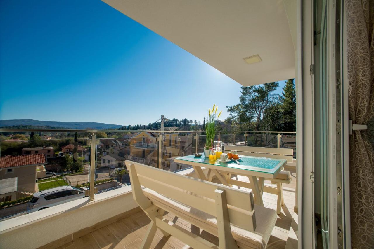 Happy Home Tivat Exterior foto