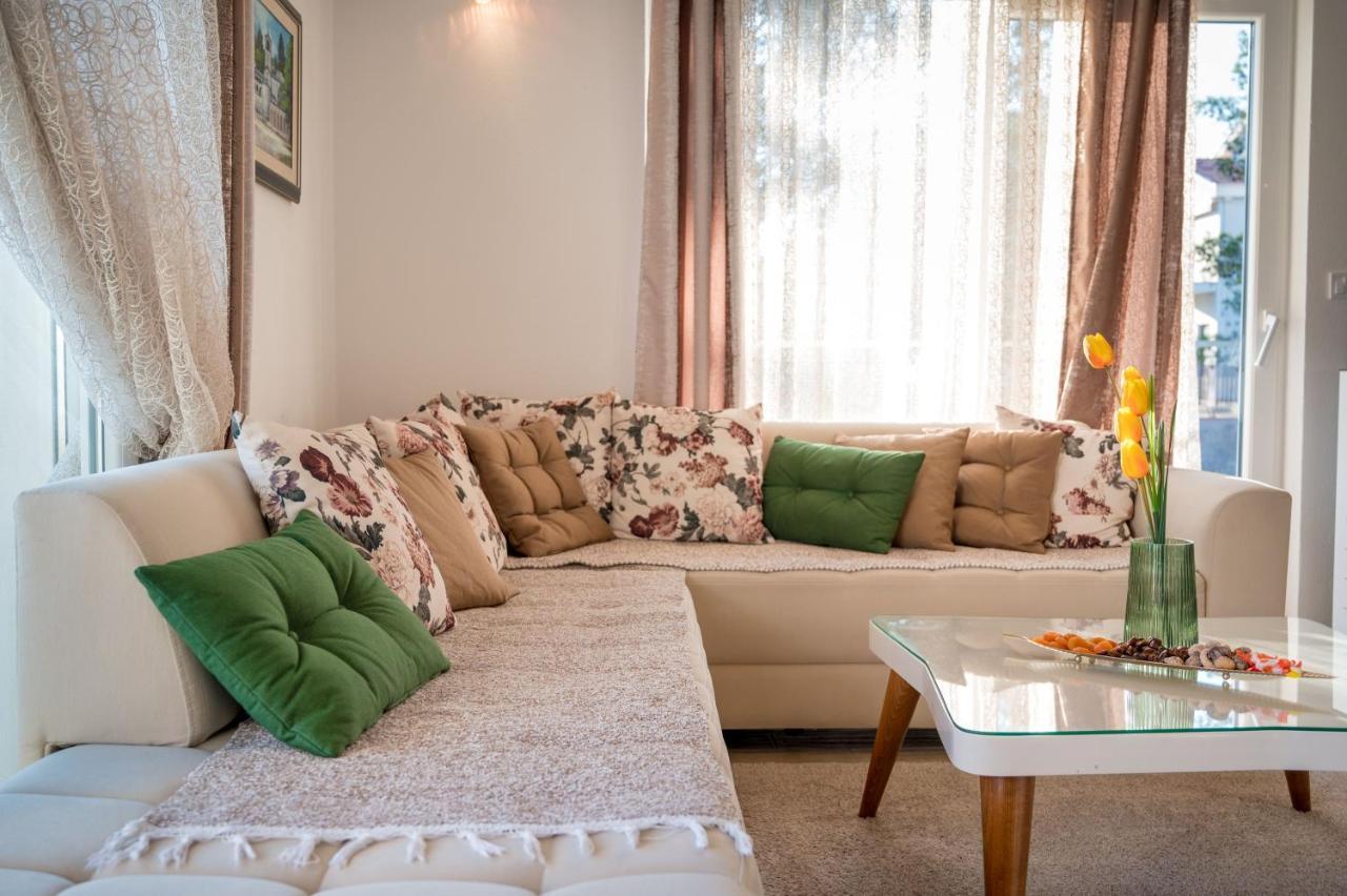 Happy Home Tivat Exterior foto