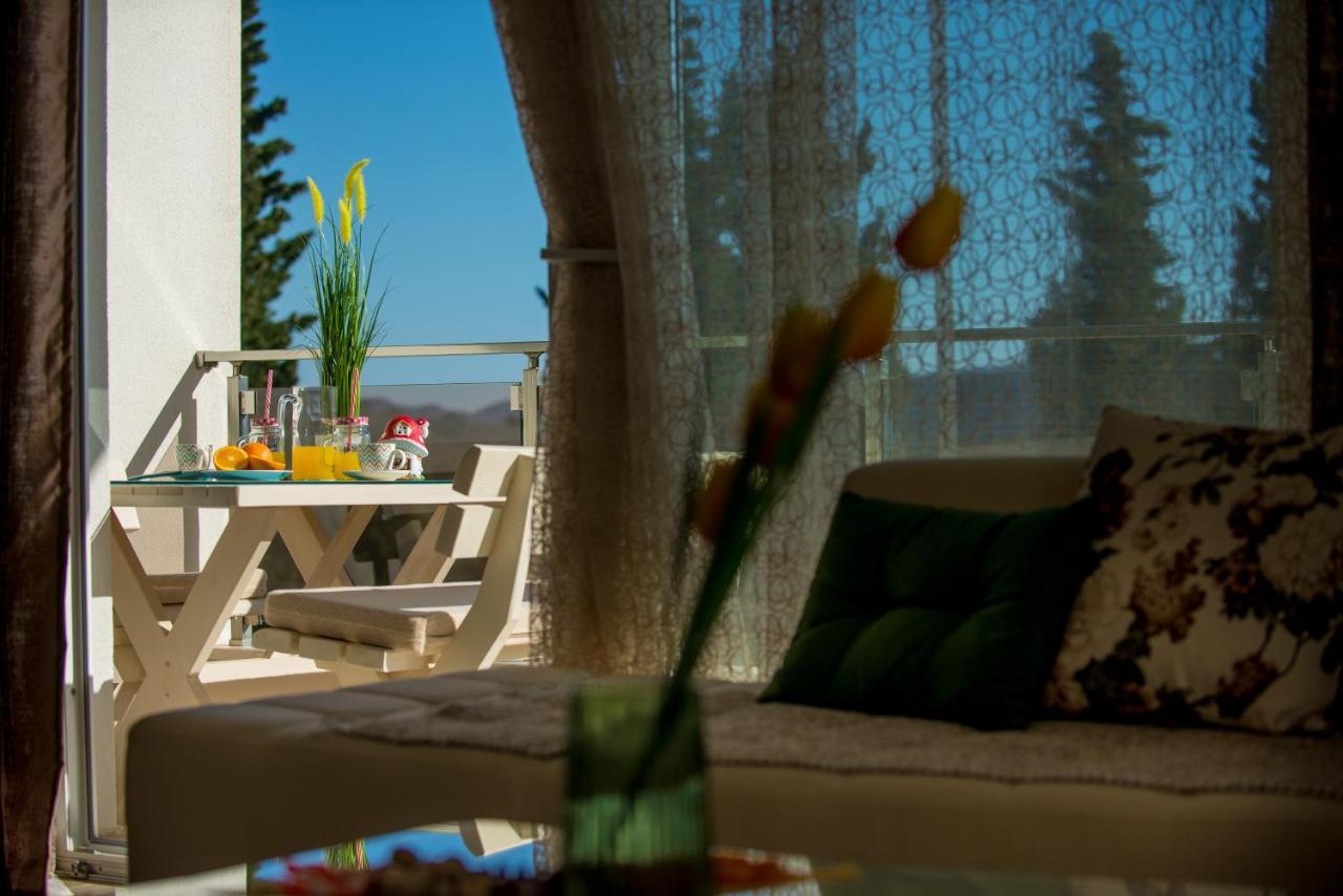 Happy Home Tivat Exterior foto